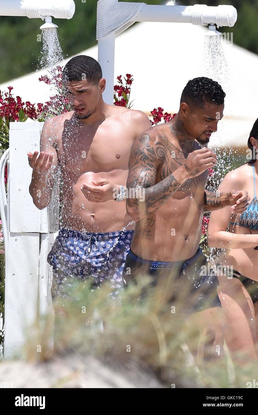 photo Kevin-Prince Boateng Wife https www alamy com stock photo kevin prince boateng with his wife melissa satta and their son maddox 115205144 html
