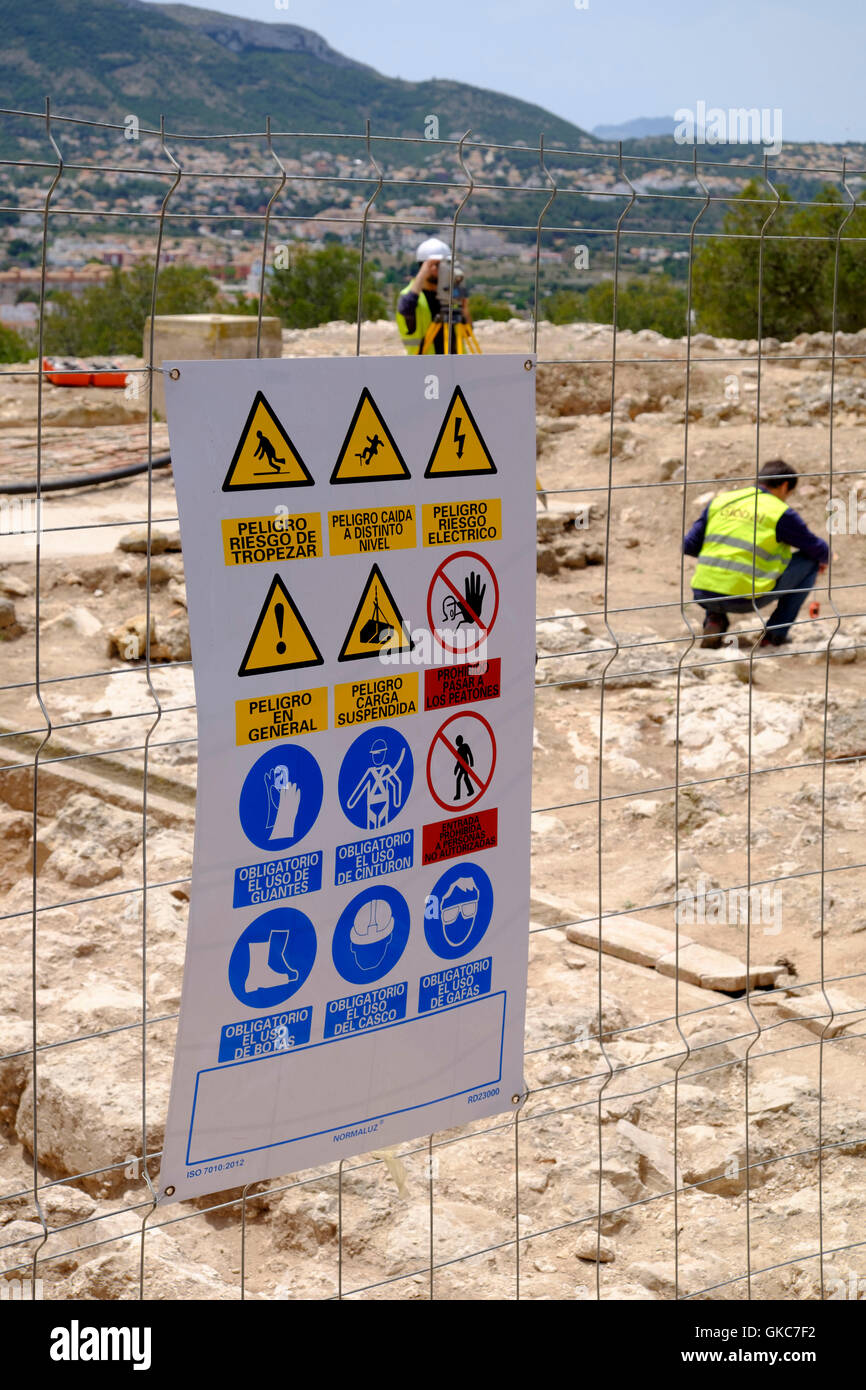 Construction site sign board hires stock photography and images Alamy