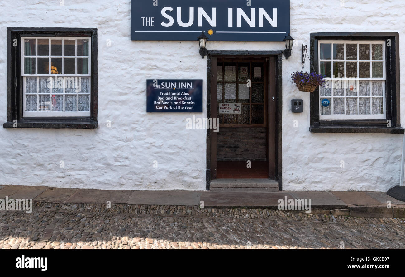 The Sun Inn in the Yorkshire Dales village of Dent Stock Photo