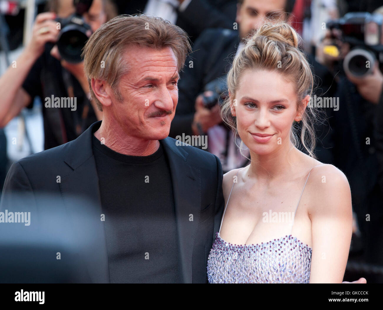 Sean penn dylan penn gala hi-res stock photography and images - Alamy