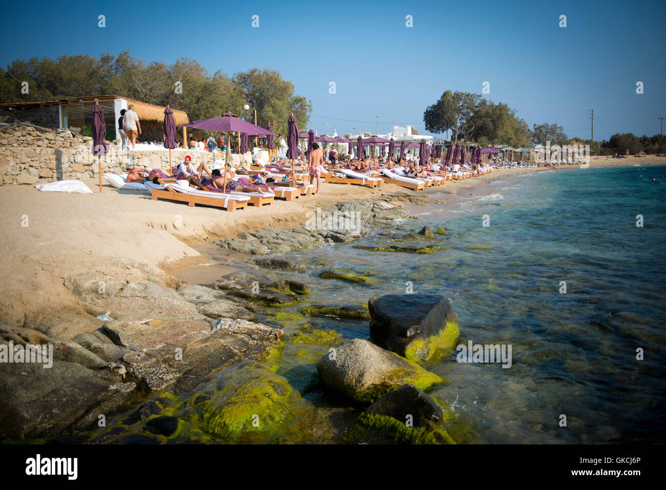 Jumeirah Beach Bar. Agia Anna, Paranga Beach, Mykonos Stock Photo - Alamy