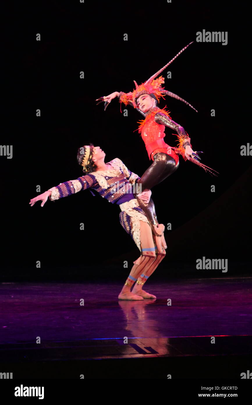 Manila, Philippines. 17th Aug, 2016. Ballet Philippines revives the timeless tale of love and adventure set to Igor Stravinsky's enchanting and groundbreaking musical score. Choreographer George Birkadze brings a fresh approach to the musical Firebird, reimagining the Russian folk tale into a Philippine setting, with new costumes by Mark Lewis Higgins. Also featured in this production are 'Nenelehdej' by Spanish choreographer David Campos, Dwight Rodrigazo's 'Moving Two', and Carlo Pacis' award-winning 'Shifting Wait © George Buid/Pacific Press/Alamy Live News Stock Photo