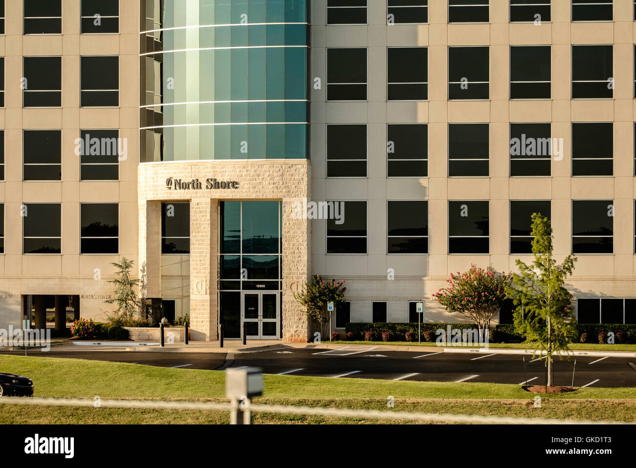 The North Shore office buildilng at 10900 Hefner Pointe Dr. in north Oklahoma City, Oklahoma, USA. Stock Photo