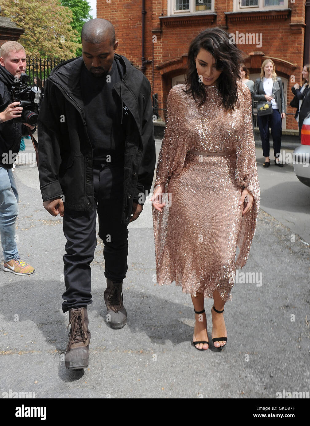 Kim Kardashian and Kanye West leave their hotel and head to The Vogue 100  Festival Featuring: Kim Kardashian, Kanye West Where: London, United  Kingdom When: 21 May 2016 Stock Photo - Alamy