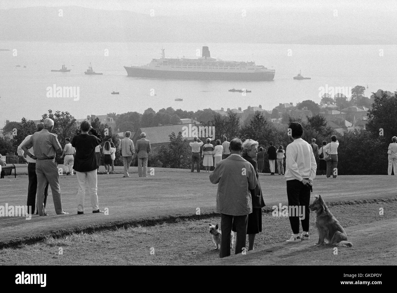 The Queen Elizabeth 2, QE2, off Port Glasgow, Firth of Clyde, Scotland Stock Photo