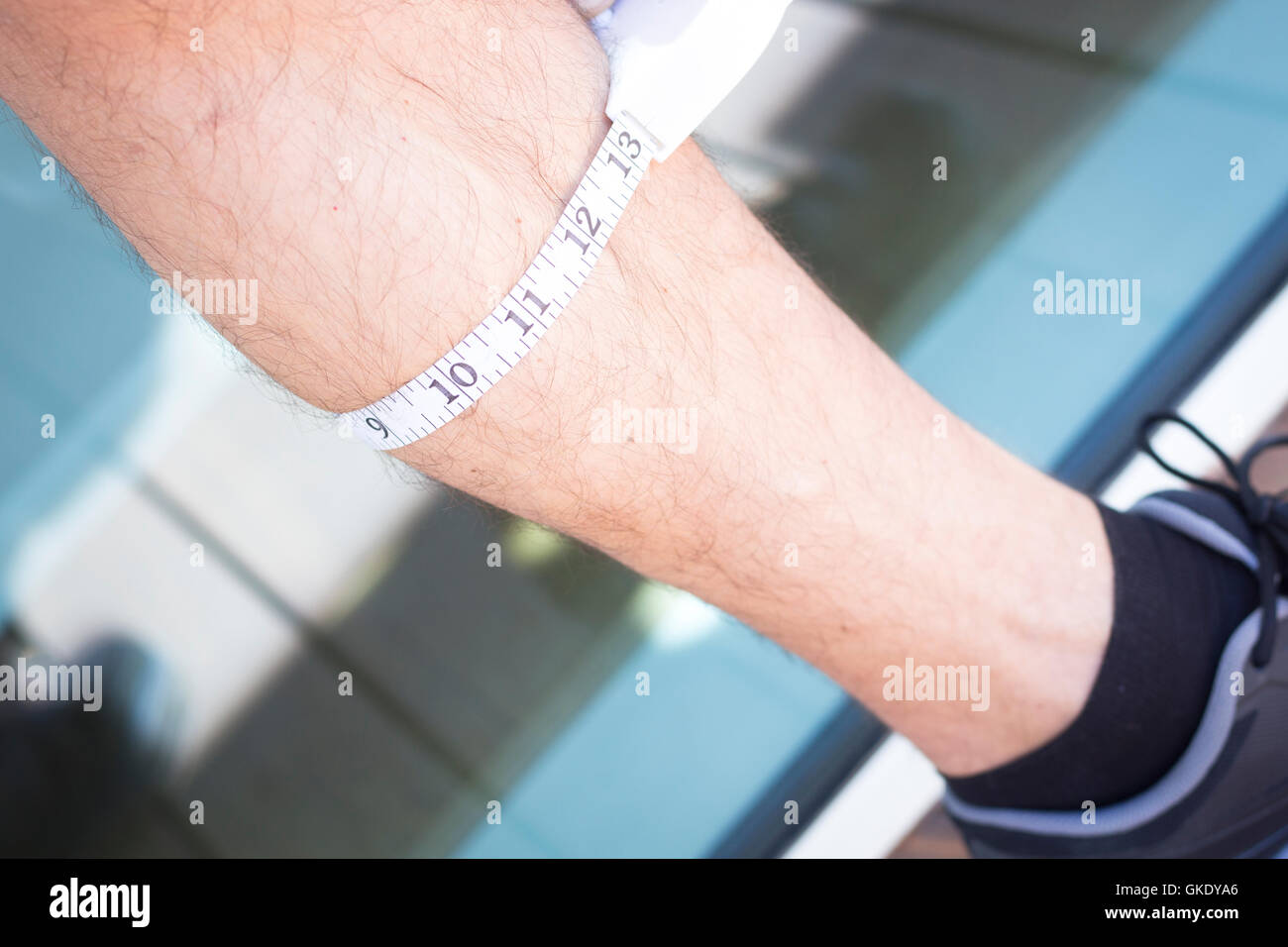 Calves measurement hires stock photography and images Alamy