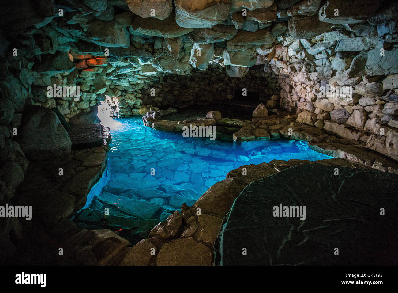 Playboy mansion grotto hires stock photography and images Alamy