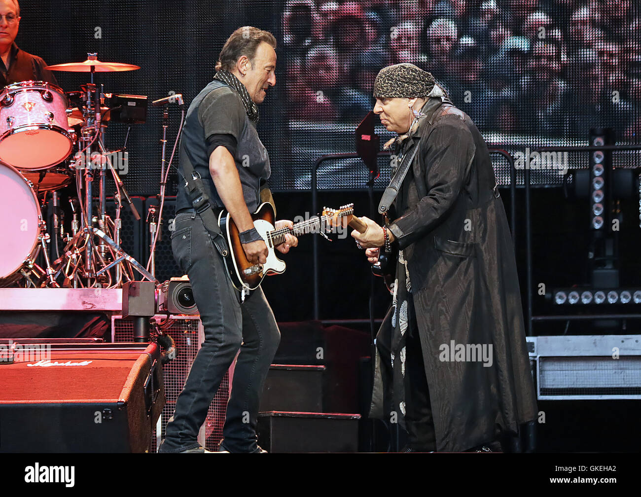 Bruce Springsteen and The E Street Band performing at Manchester Etihad ...