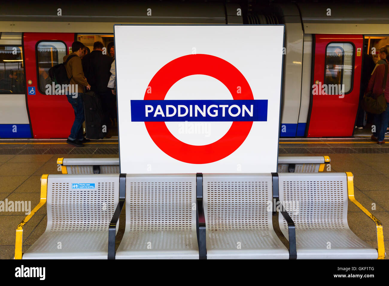 Paddington station sign hires stock photography and images Alamy