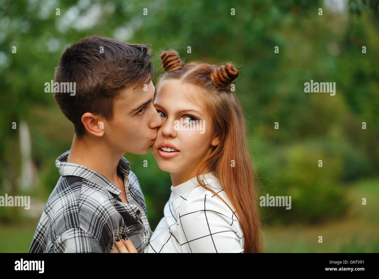 How to kiss your boyfriend passionately How to Kiss Passionately photo