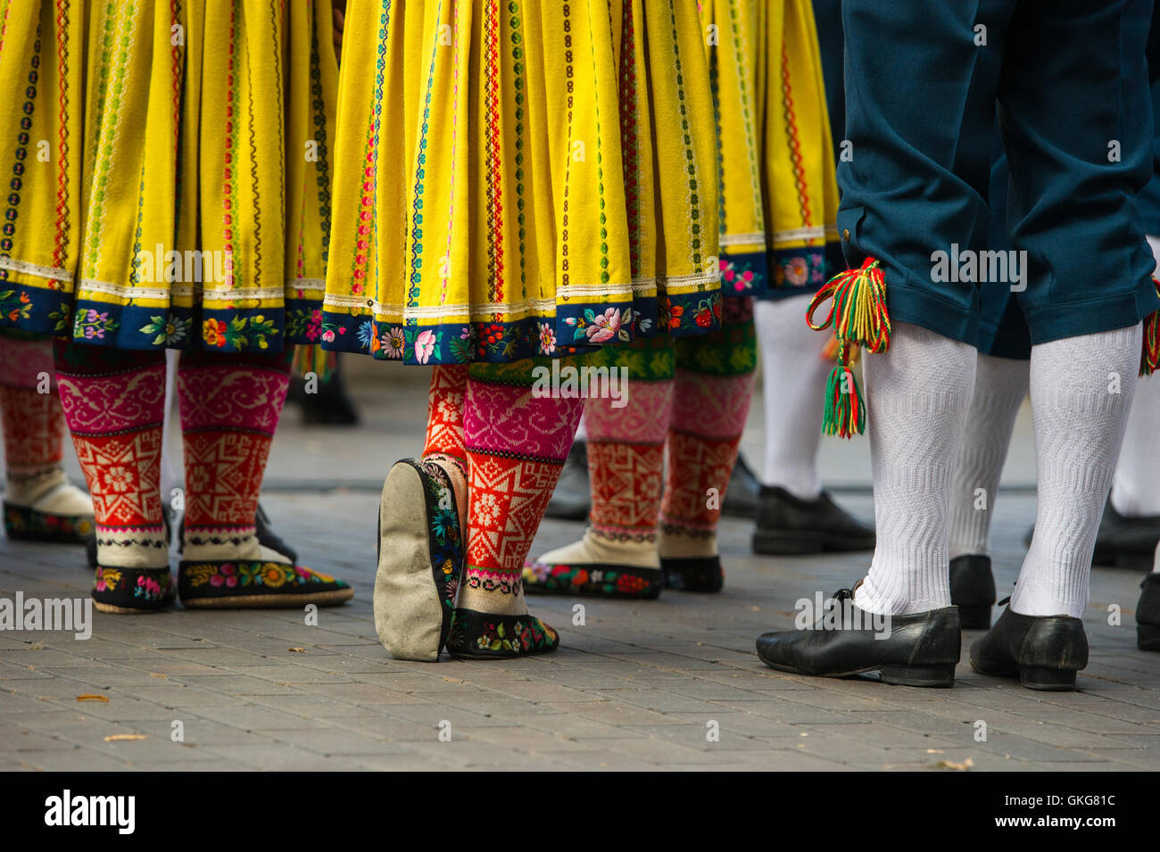 Tallinn, Estonia, 20th August 2016. Folkloric group prepares at the Freedom square of Tallinn. On 20th of August the Republic of Estonia celebrates the 25th years since the restoration of Independence after the collapse of the Soviet Union in 1991. Credit:  Nicolas Bouvy/Alamy Live News Stock Photo