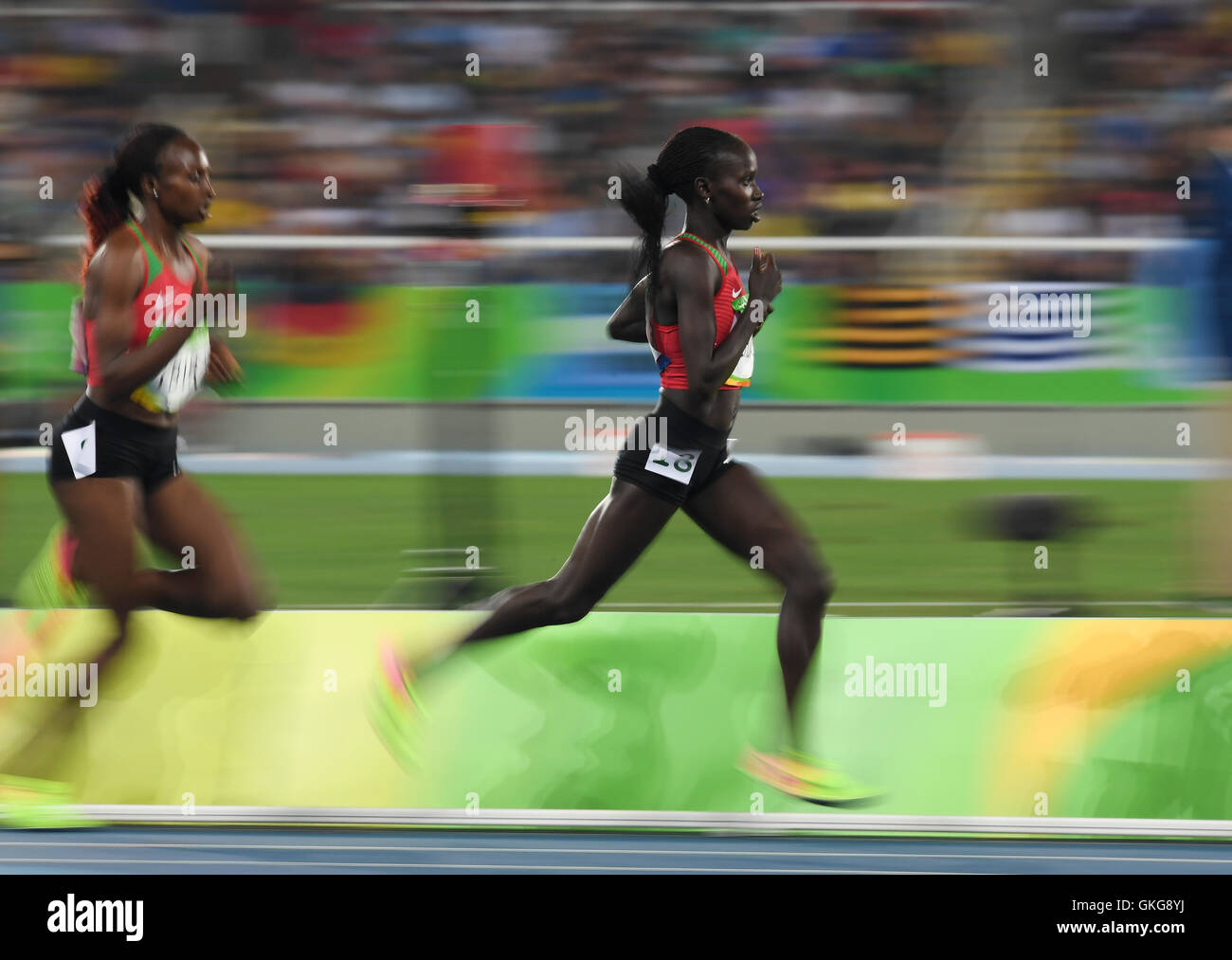Rio de Janeiro, Brazil. 19th August, 2016. Vivian Cheruiyot of Kenya in the women's 5000m final during the evening session on Day 14 Athletics of the 2016 Rio Olympics at Olympic Stadium on August 19, 2016 in Rio de Janeiro, Brazil. Credit:  Roger Sedres/Alamy Live News Stock Photo