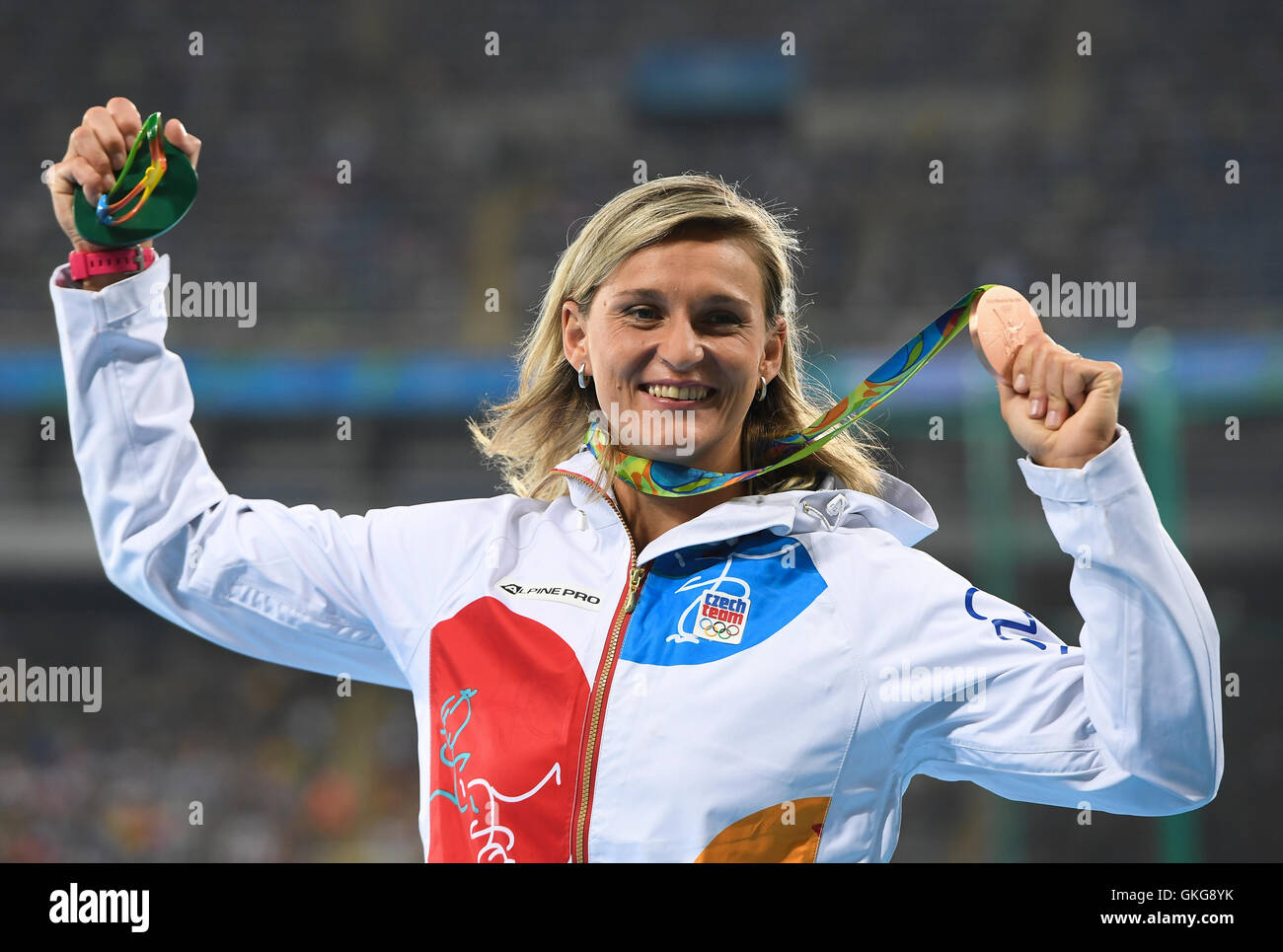 Rio de Janeiro, Brazil. 19th August, 2016. Barbora Spotakova of the Czech Republic with her bronze medal in the women's javelin during the evening session on Day 14 Athletics of the 2016 Rio Olympics at Olympic Stadium on August 19, 2016 in Rio de Janeiro, Brazil. Credit:  Roger Sedres/Alamy Live News Stock Photo
