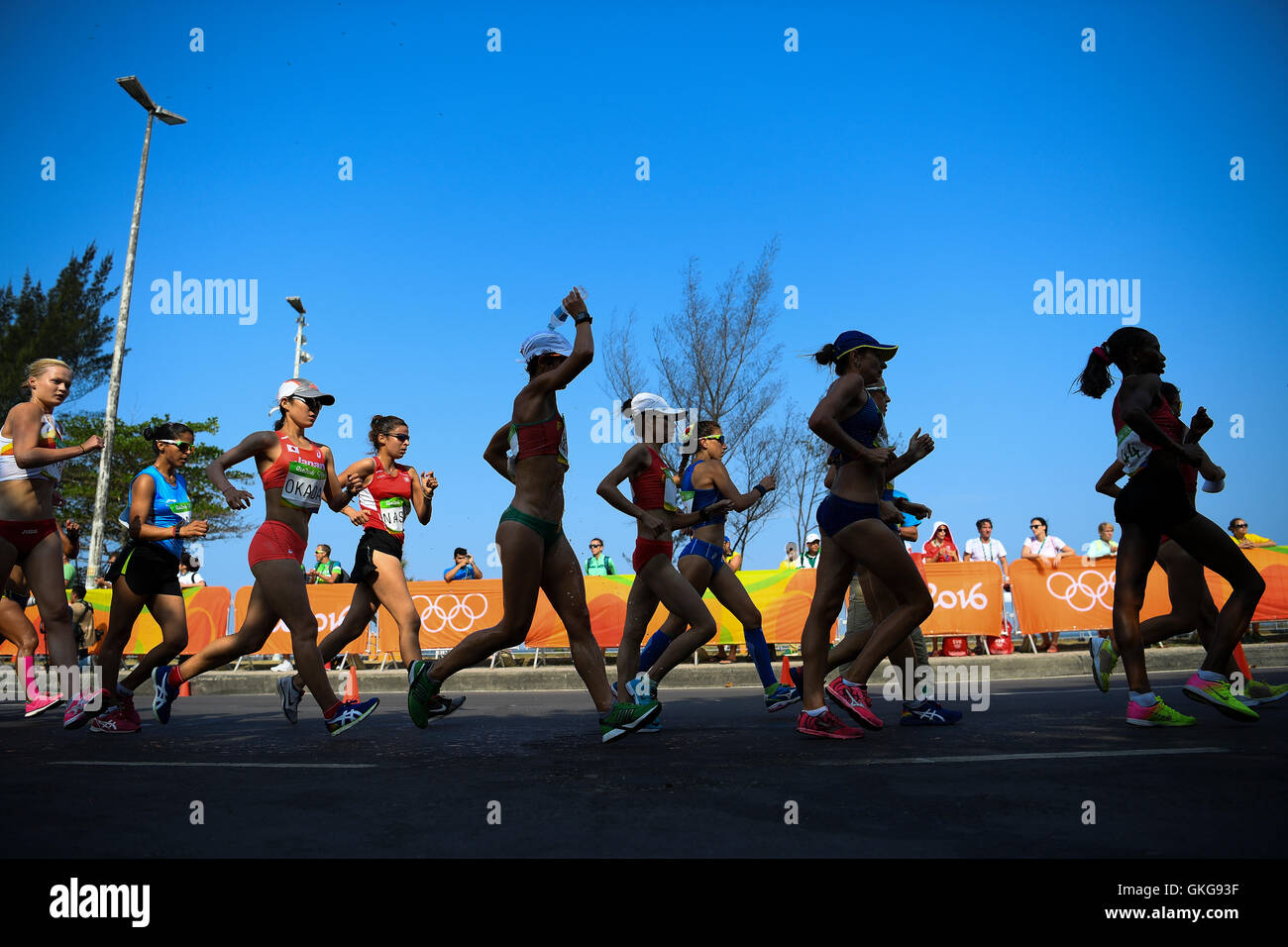 Rio de Janeiro, Brazil. 19th August, 2016. athletes on the first lap during the womens 20km race walk on Day 14 of the 2016 Rio Olympics at Pontal on August 19, 2016 in Rio de Janeiro, Brazil. (Photo by Roger Sedres/Gallo Images) Credit:  Roger Sedres/Alamy Live News Stock Photo