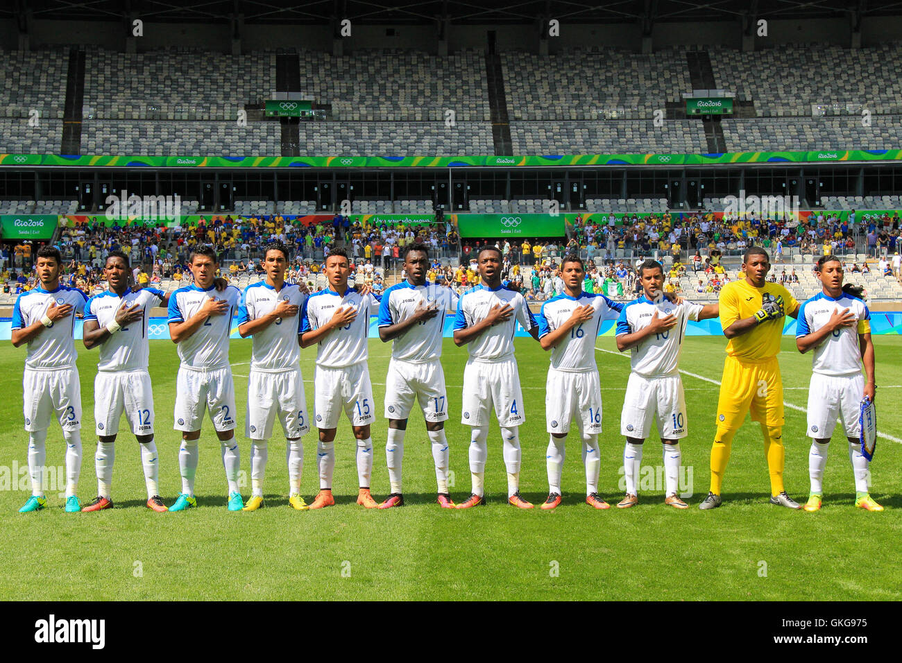 Belo Horizonte, Brazil. 20th August, 2016. Honduras team during the execution of the national anthem during the match between Honduras (HON) x Nigeria (NGR), the bronze medal contest of the Olympic Men&#39;s Football, the Olympics 2016 held in Mineirao Stadium in the host city Belo Horizonte , MG. (Photo: Dudu Macedo/Fotoarena) Credit:  Foto Arena LTDA/Alamy Live News Stock Photo