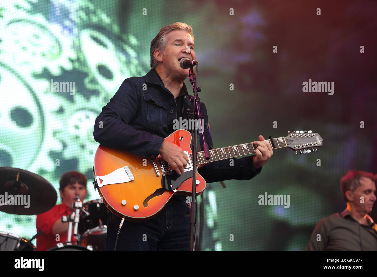 Henley-on-Thames, UK. 20th August, 2016. Rewind South 80s Music Festival. Lloyd Cole and the Leopards took to the stage Credit:  Uwe Deffner/Alamy Live News Stock Photo