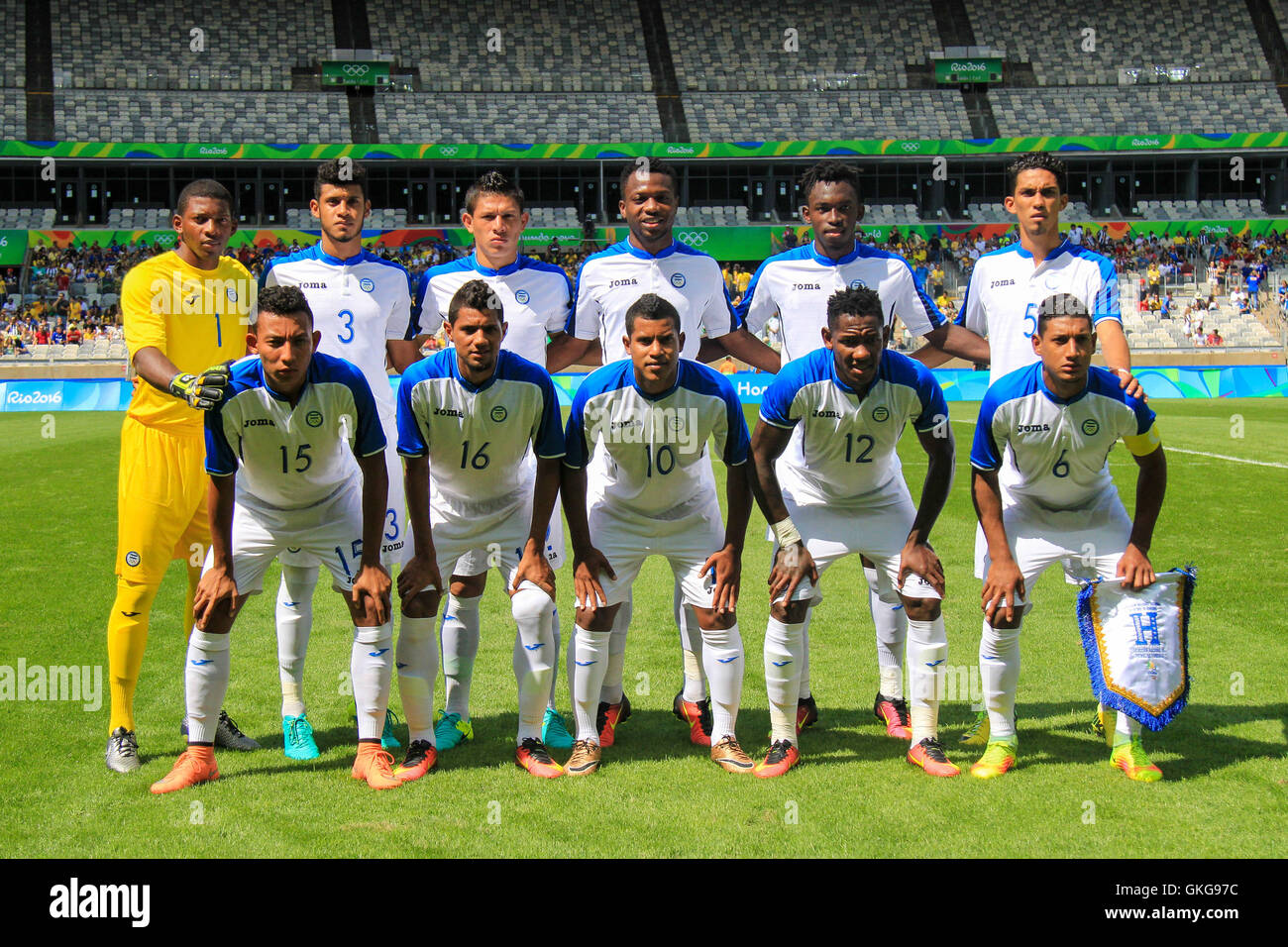 Belo Horizonte, Brazil. 20th August, 2016. Honduras team poses for photo during the match between Honduras (HON) x Nigeria (NGR), the bronze medal contest of the Olympic Men&#39;s Football, the Rio Olympics 2016 held at the Mineirao Stadium in the host city Belo Horte, MG. (Photo: Dudu Macedo/edo/Fotoarena) Credit:  Foto Arena LTDA/Alamy Live News Stock Photo
