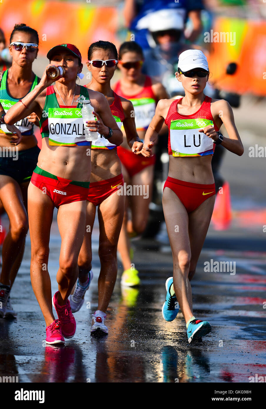 Rio de Janeiro, Brazil. 19th August, 2016. Maria Gonzalez of Mexico and Xiuzhi LU of China during the women's 20km race walk on Day 14 of the 2016 Rio Olympics at Pontal on August 19, 2016 in Rio de Janeiro, Brazil. (Photo by Roger Sedres/Gallo Images) Credit:  Roger Sedres/Alamy Live News Stock Photo