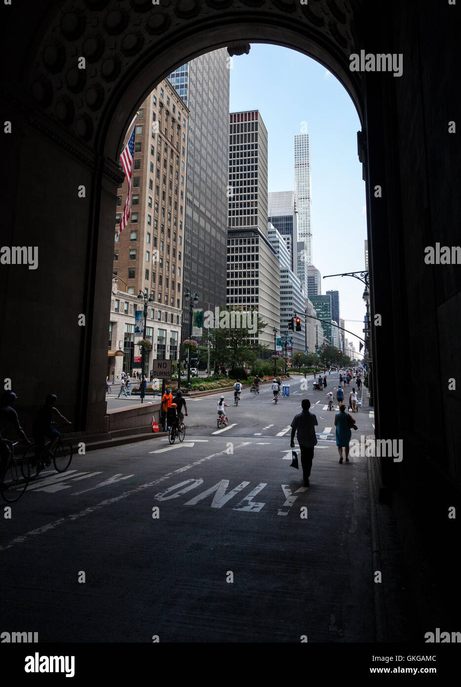 New York, USA. 20th August, 2016. Park Avenue Viaduct with no cars during Summer Streets in New York Credit:  Paolo Fontana/Alamy Live News Stock Photo
