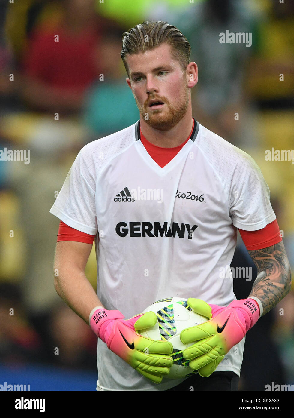 Rio de Janeiro, Brazil. 20th Aug, 2016. Goalkeeper Timo Horn of Germany warms-up prior to the Men's soccer Gold Medal Match between Brazil and Germany during the Rio 2016 Olympic Games at the Maracana in Rio de Janeiro, Brazil, 20 August 2016. Photo: Soeren Stache/dpa/Alamy Live News Stock Photo
