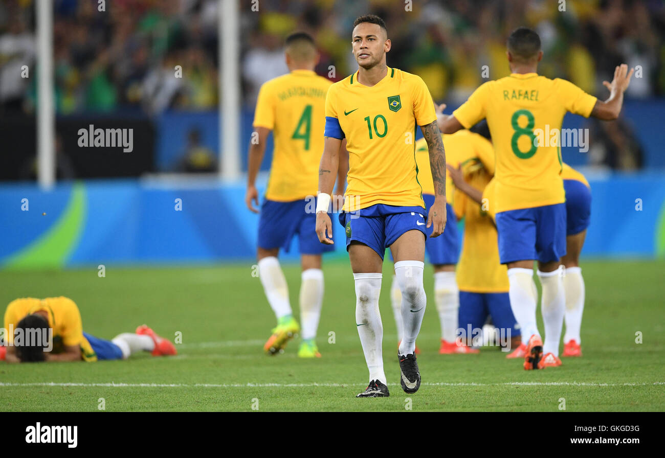 Neymar brazil 2016 football gold medal hi-res stock photography and ...