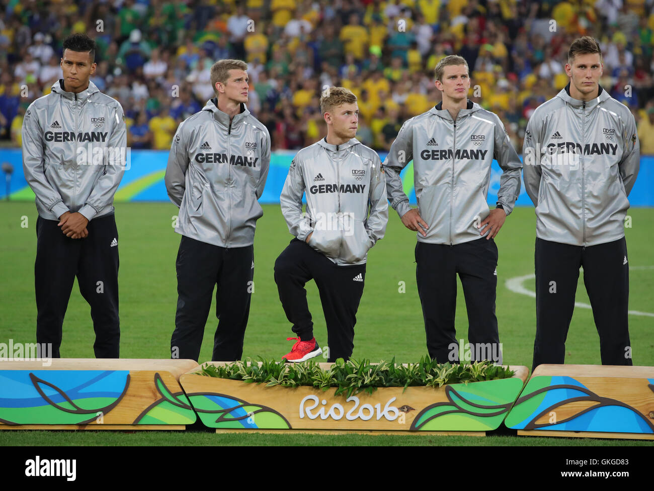 Rio de Janeiro, Brazil. 20th Aug, 2016. Silver medalist (L-R) Davie Selke, Sven Bender, Maximilian Meyer, Lars Bender, Niklas Suele of Germany reacts during the medal ceremony after losing the Men's soccer Gold Medal Match between Brazil and Germany during the Rio 2016 Olympic Games at the Maracana in Rio de Janeiro, Brazil, 20 August 2016. Photo: Friso Gentsch/dpa/Alamy Live News Stock Photo
