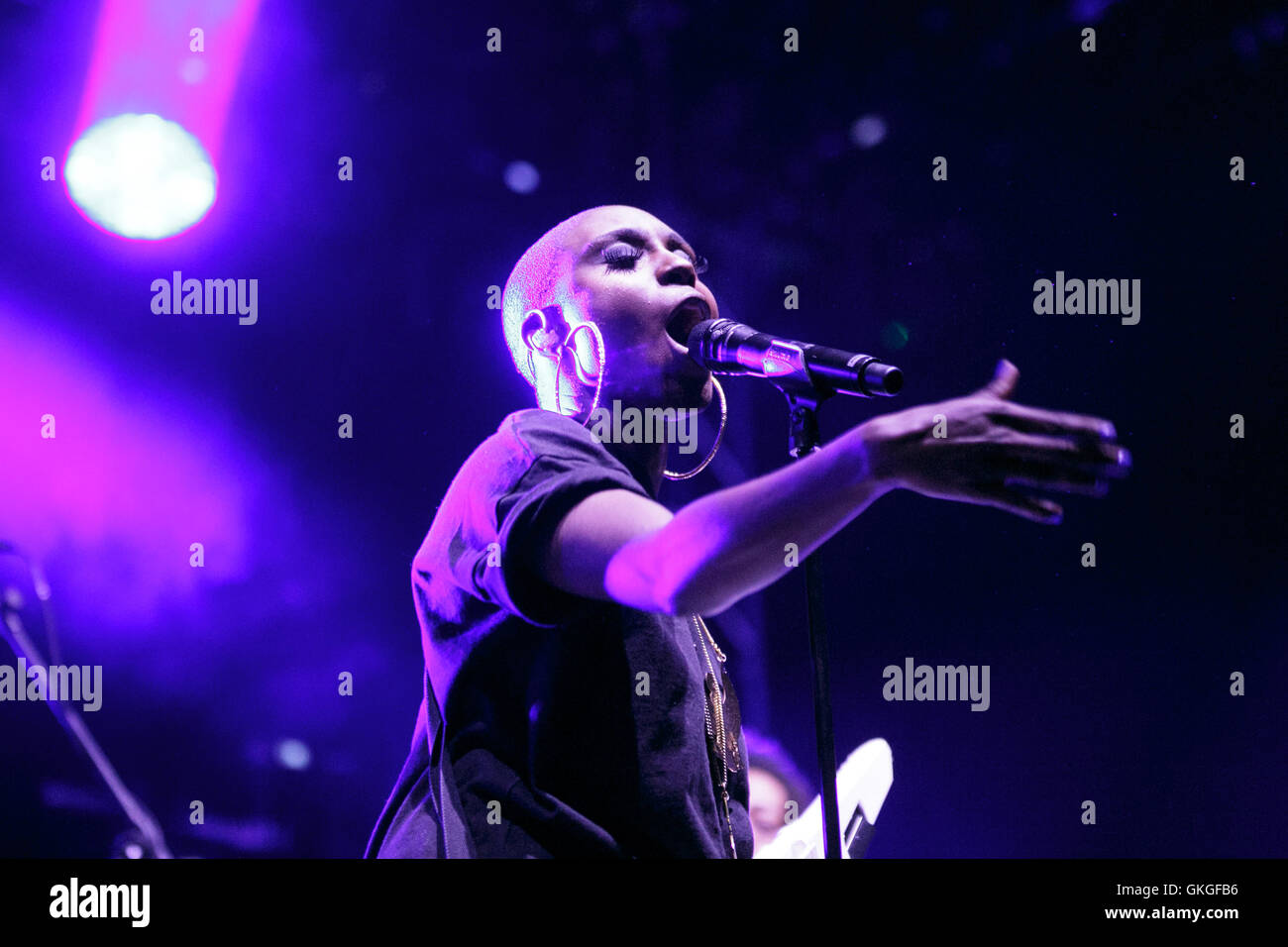 Bald Female Singer High Resolution Stock Photography and Images - Alamy