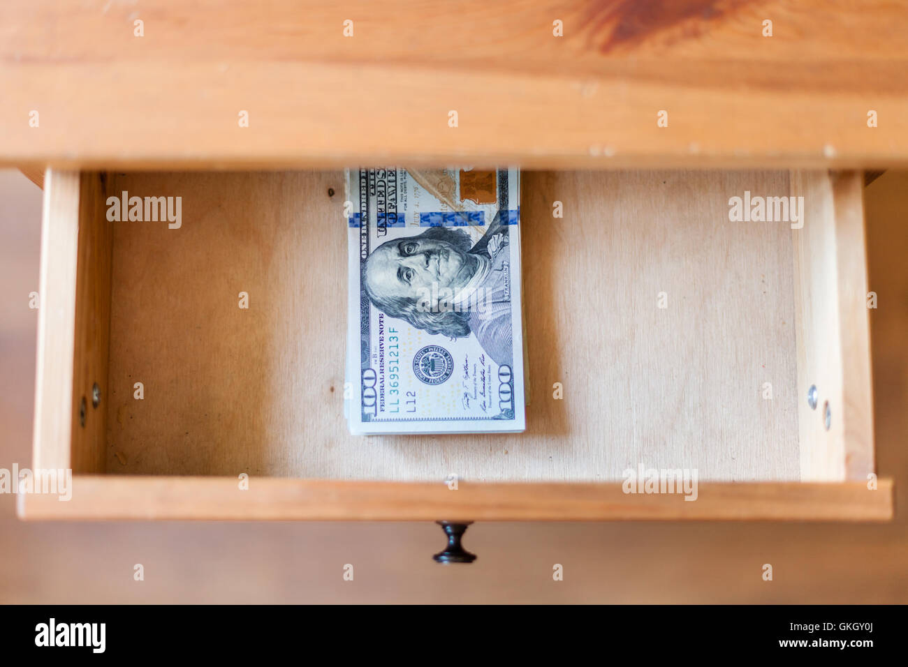 100 Dollar Rack 100 dollar bill hundred box hi-res stock photography and images - Alamy