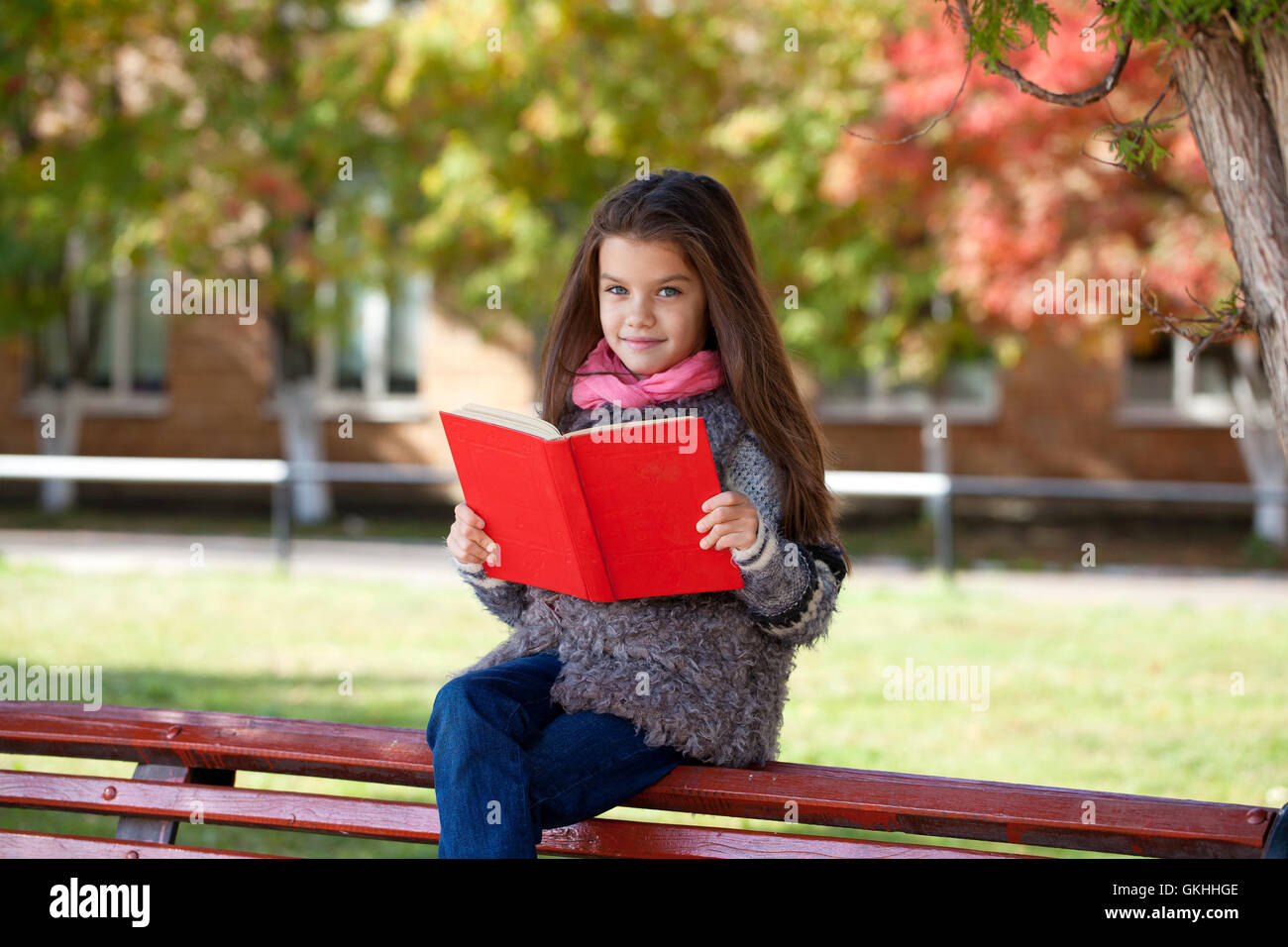 Nine year old girl reading hi-res stock photography and images - Alamy