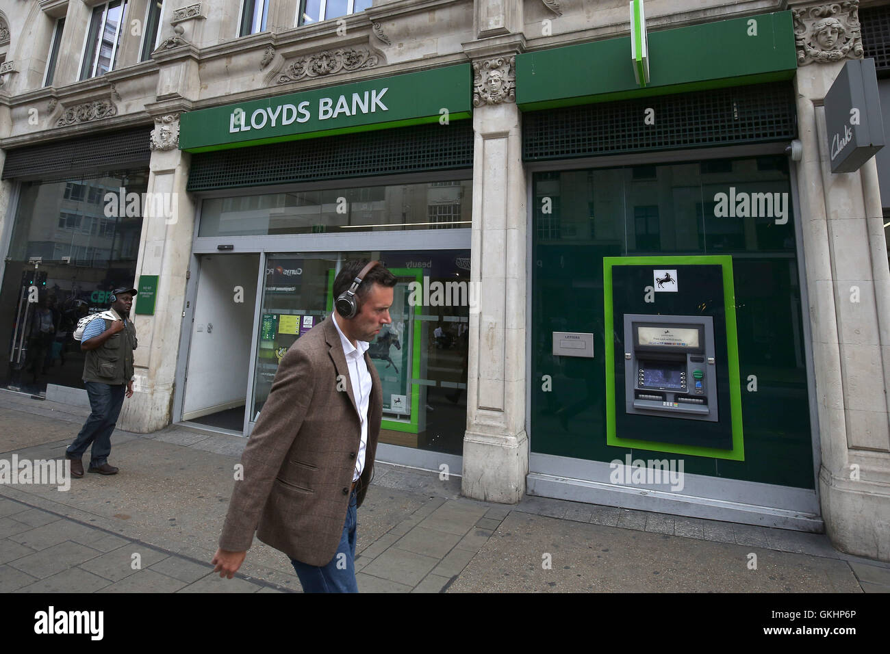 UK, London : Lloyds Bank is pictured on Oxford Street in Central London on 20 Aug 2016. Stock Photo