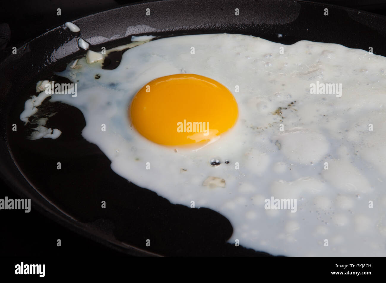 Fried egg,sunny side up yolk, yellow white Stock Photo Alamy