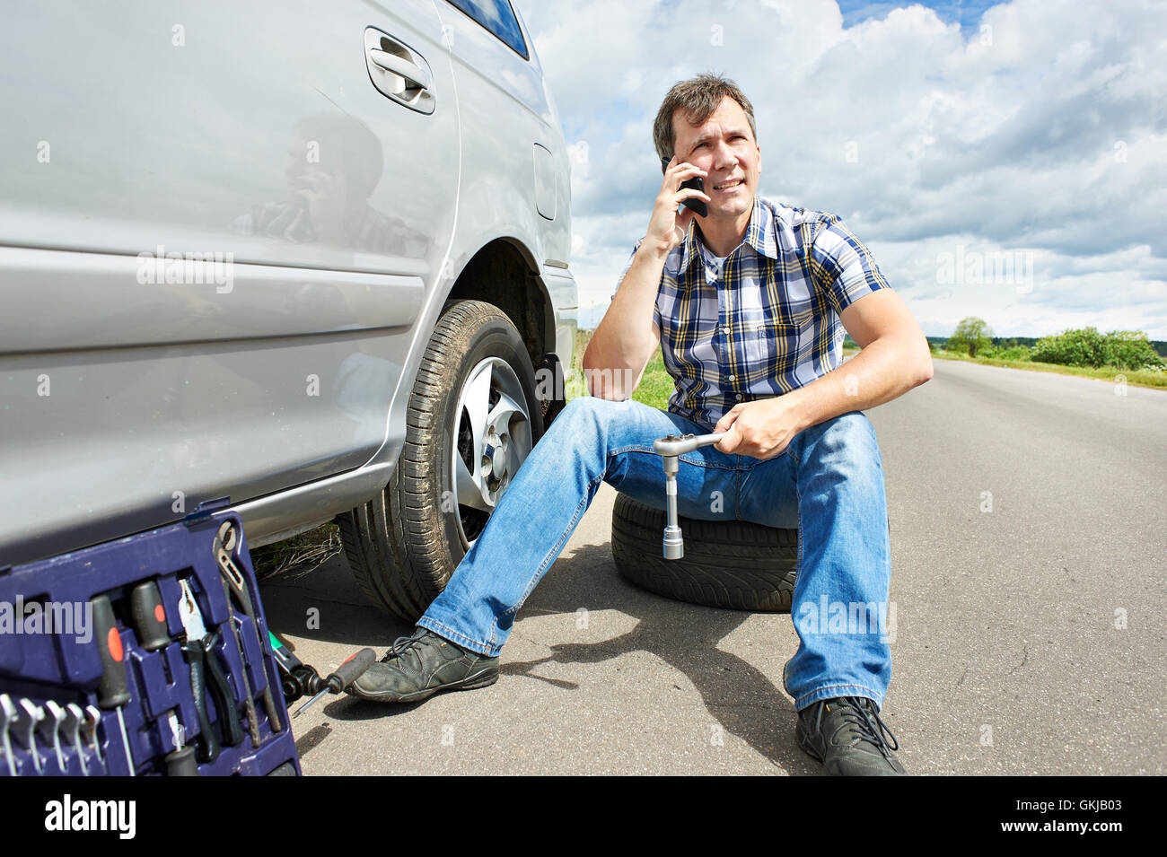 Car lift fail hi-res stock photography and images - Alamy