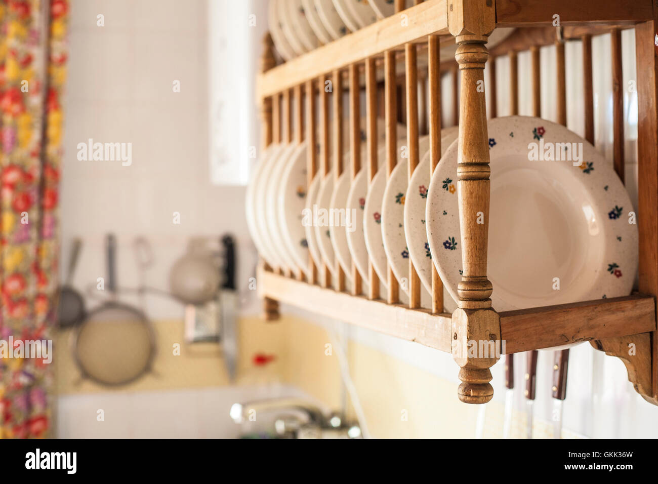 Sideways discount plate rack