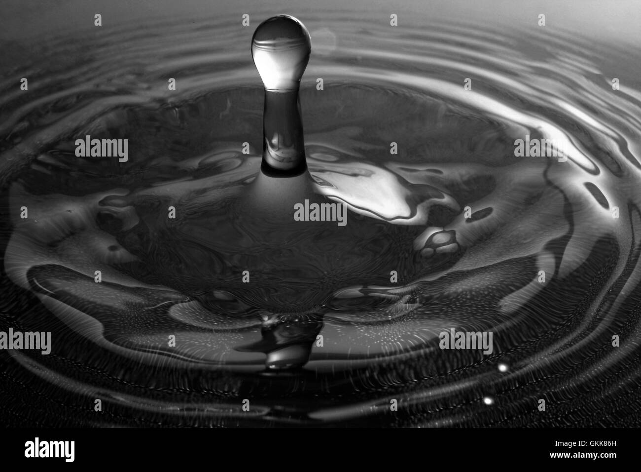 Drop shot Black and White Stock Photos & Images - Alamy