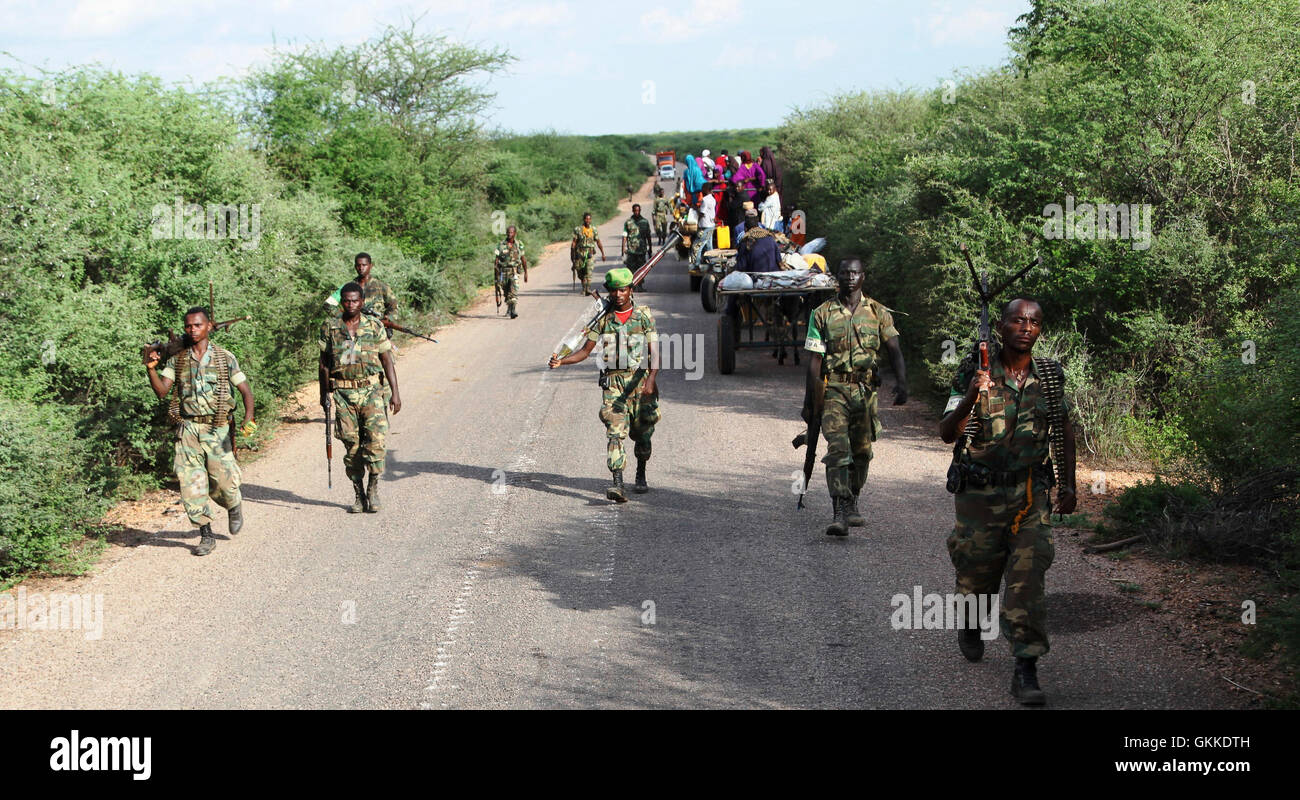 AMISOM reinforcement patrol clear Baidoa Mogadishu main road on 17th April 2014. AU UN IST PHOTO / Mahamud Hassan Stock Photo