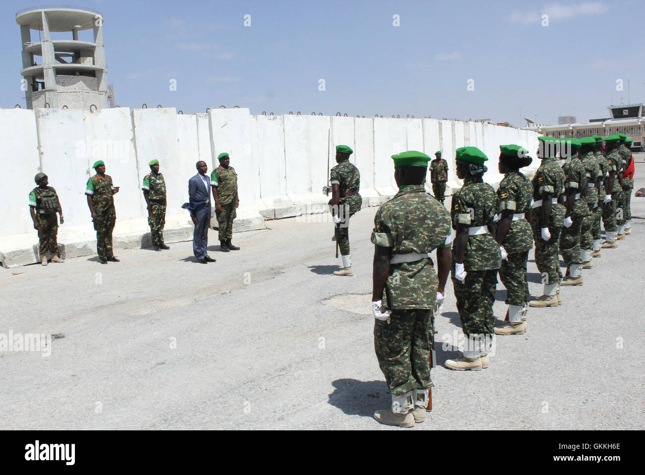 Chief of Defence Forces (CDF) of Burundi Maj. Gen Prime Niyongabo receives a guard of honour from AMISOM forces. AMISOM Photo/Mahamud Hassan Stock Photo
