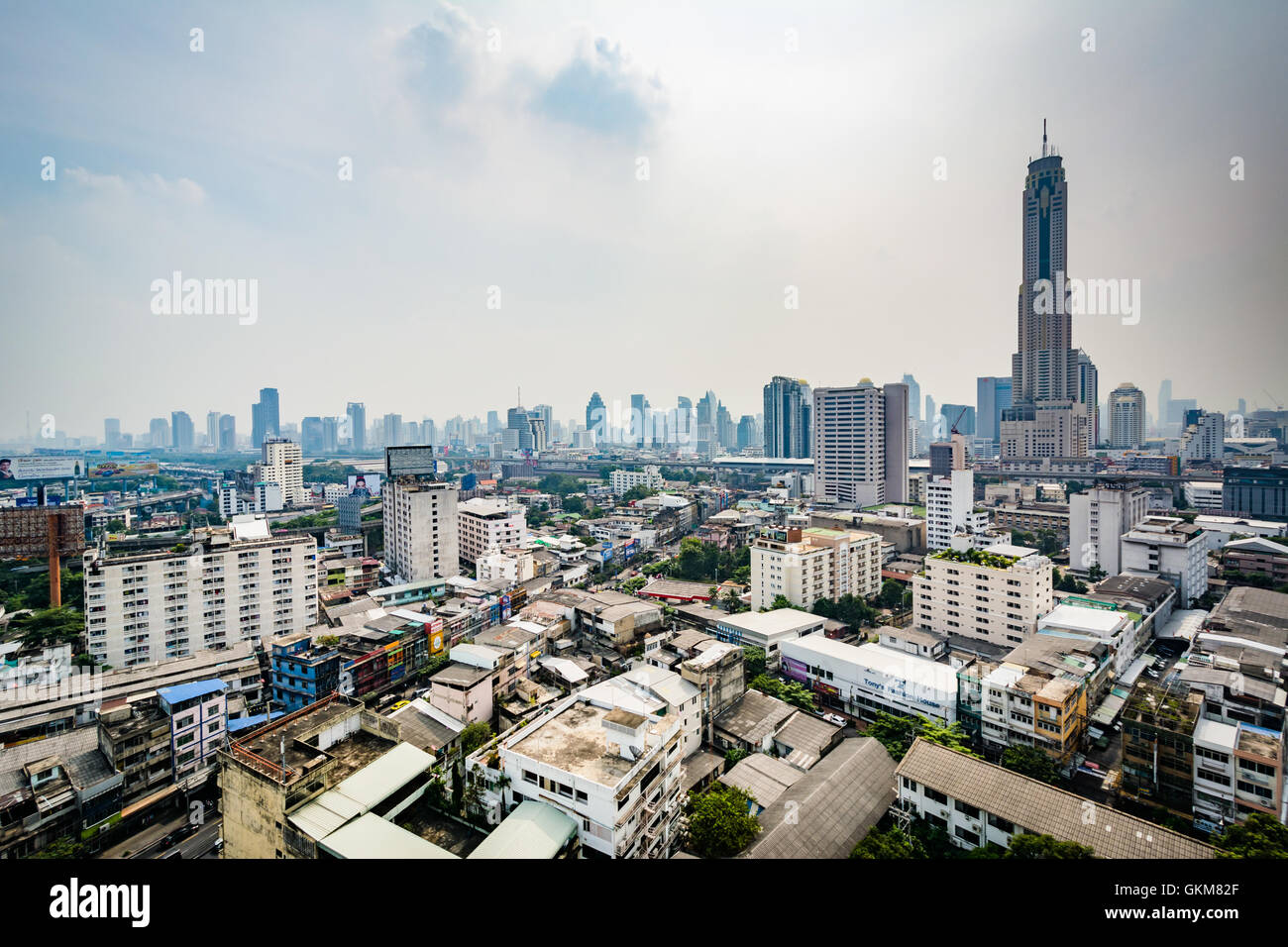 Hazy view of the Ratchathewi District, in Bangkok, Thailand Stock Photo ...
