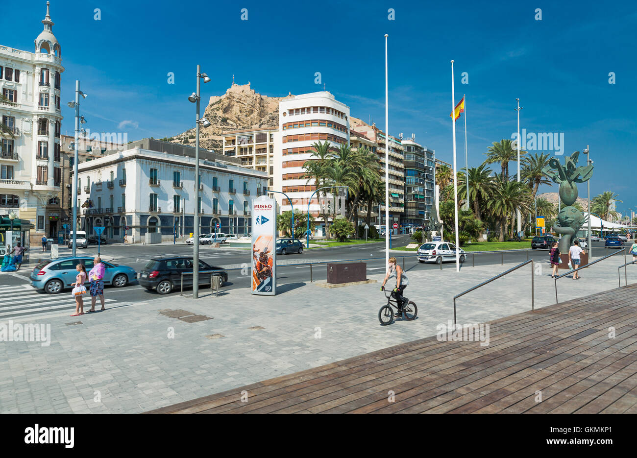 Alicante, Spain - SEPTEMBER 2015: Square 'Plaza Puerta del Mar' Stock ...
