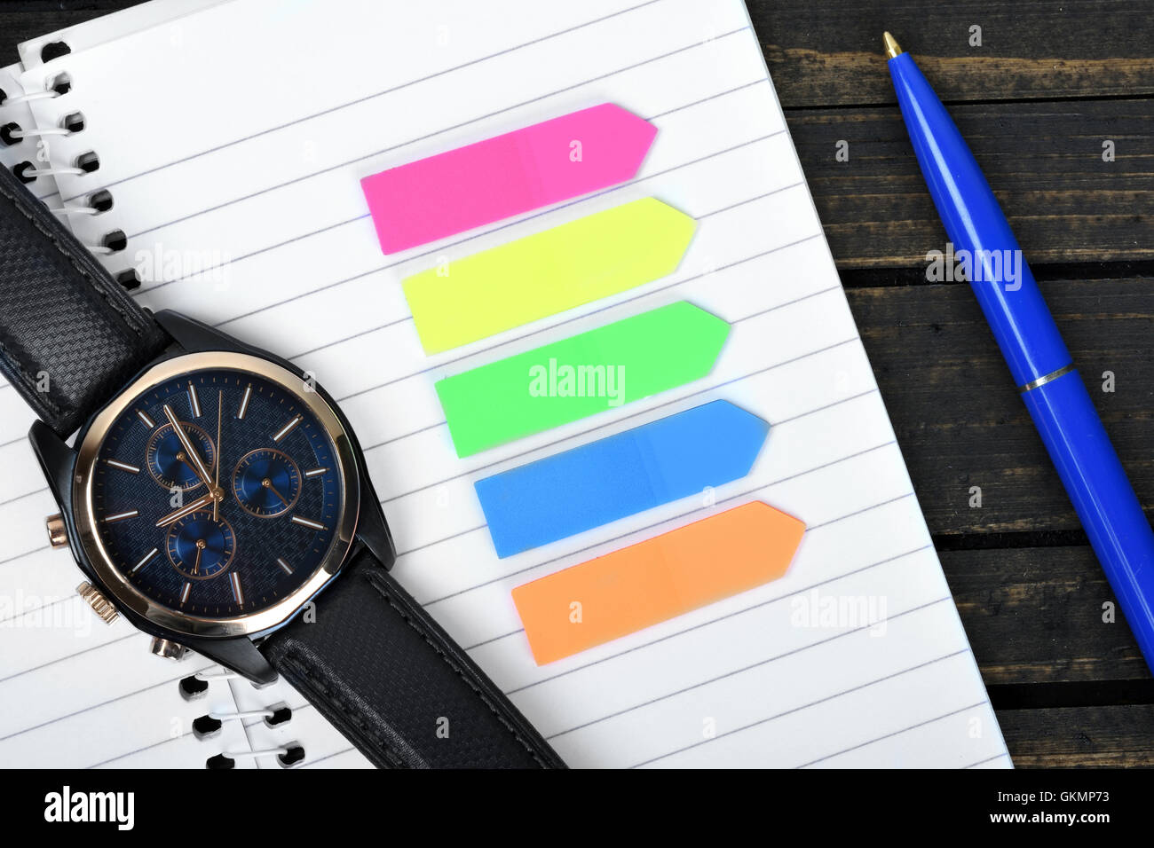 Five empty arrows on notepad Stock Photo Alamy