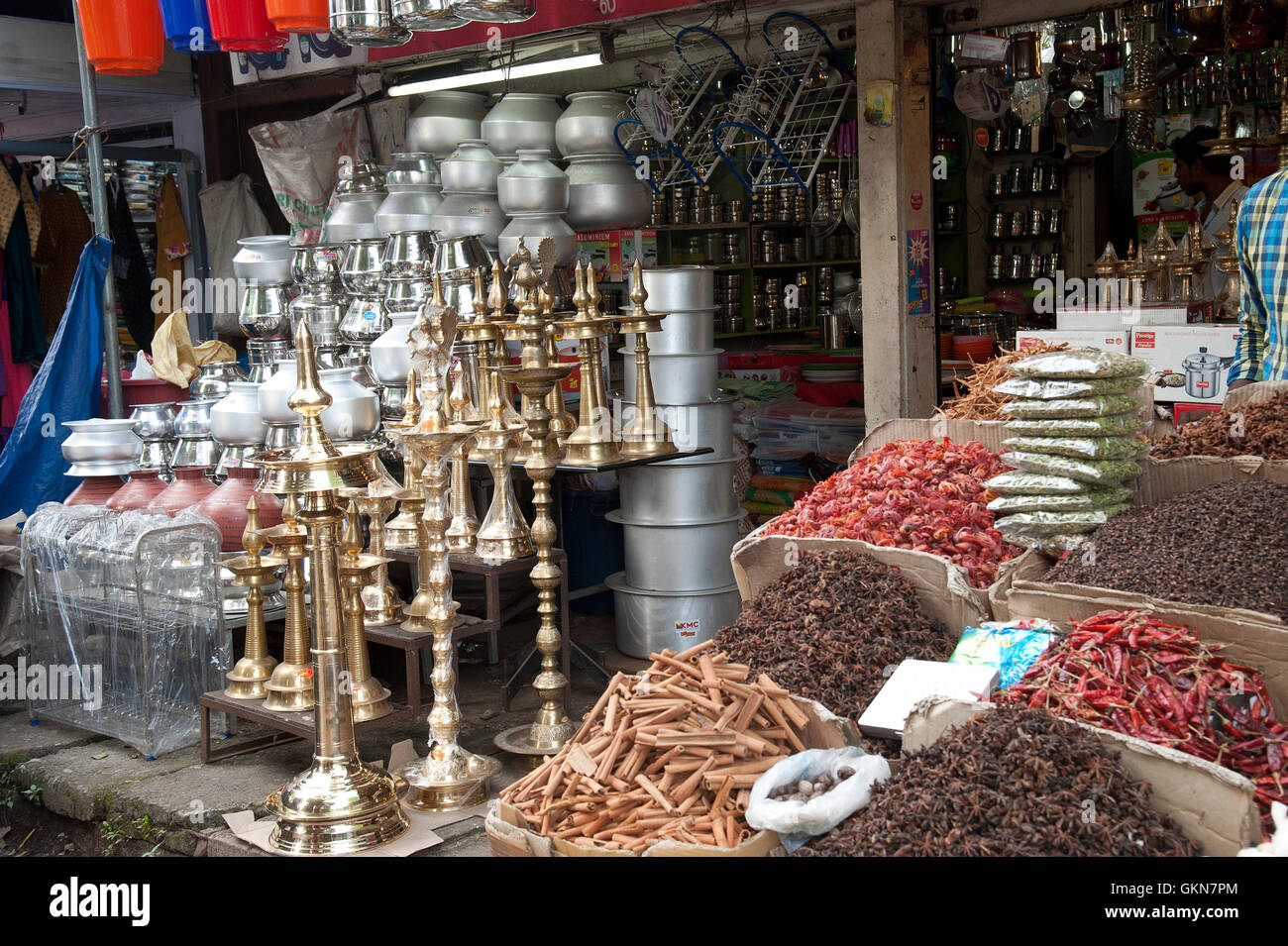 India shop hi-res stock photography and images - Page 8 - Alamy