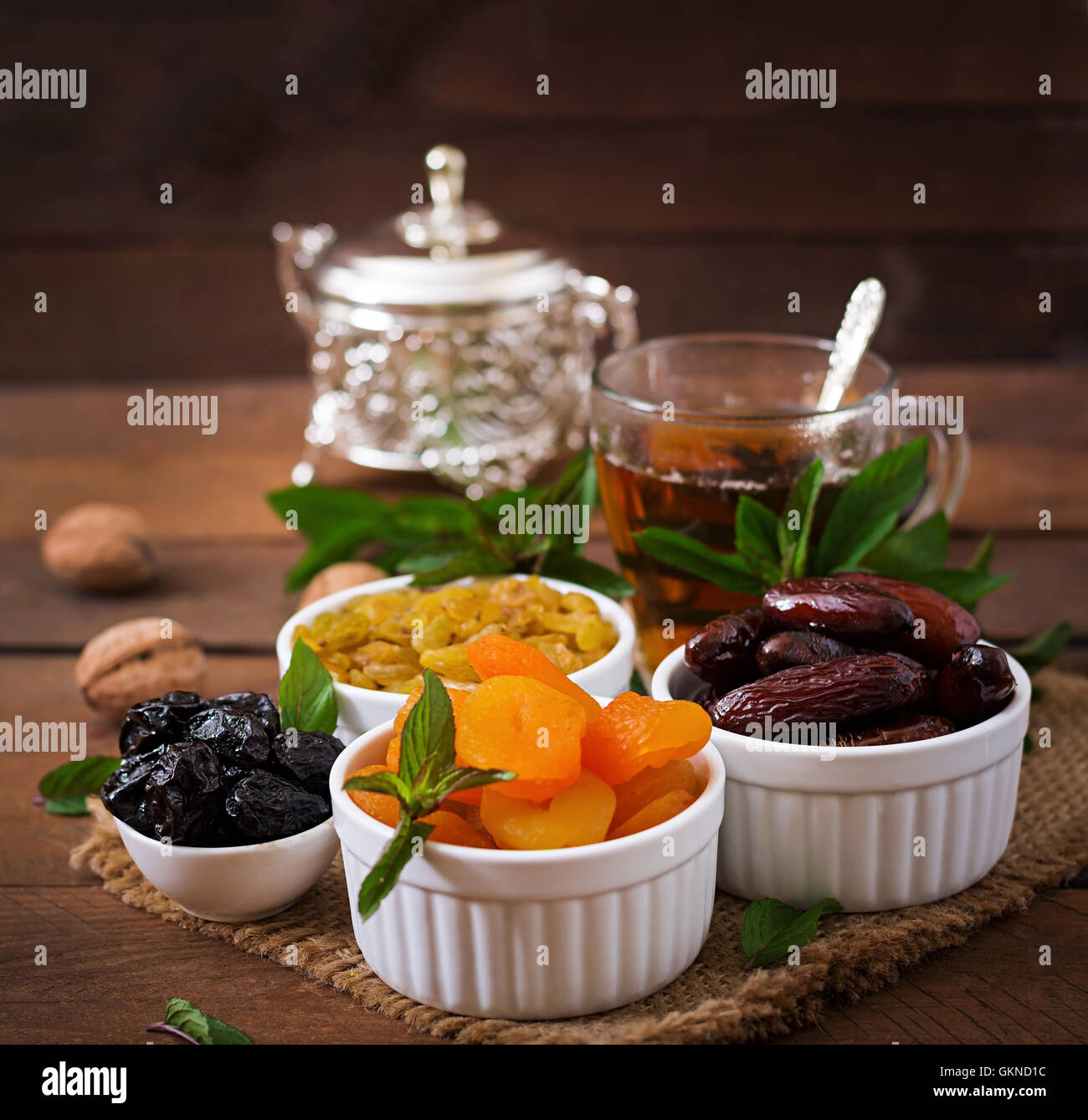 Figs Arabic High Resolution Stock Photography and Images Alamy