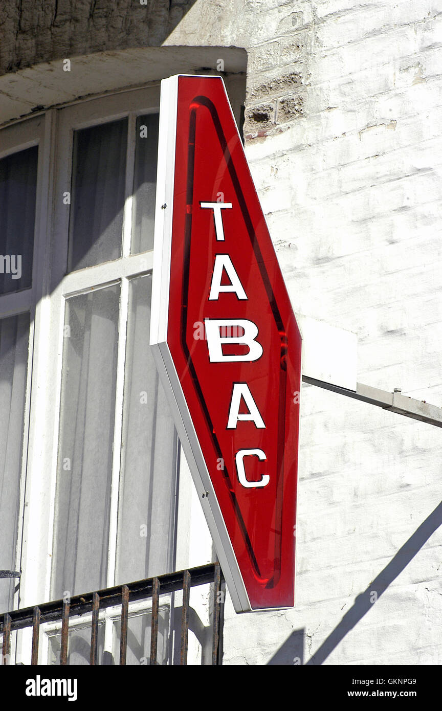 Tobacco billboard hires stock photography and images Alamy