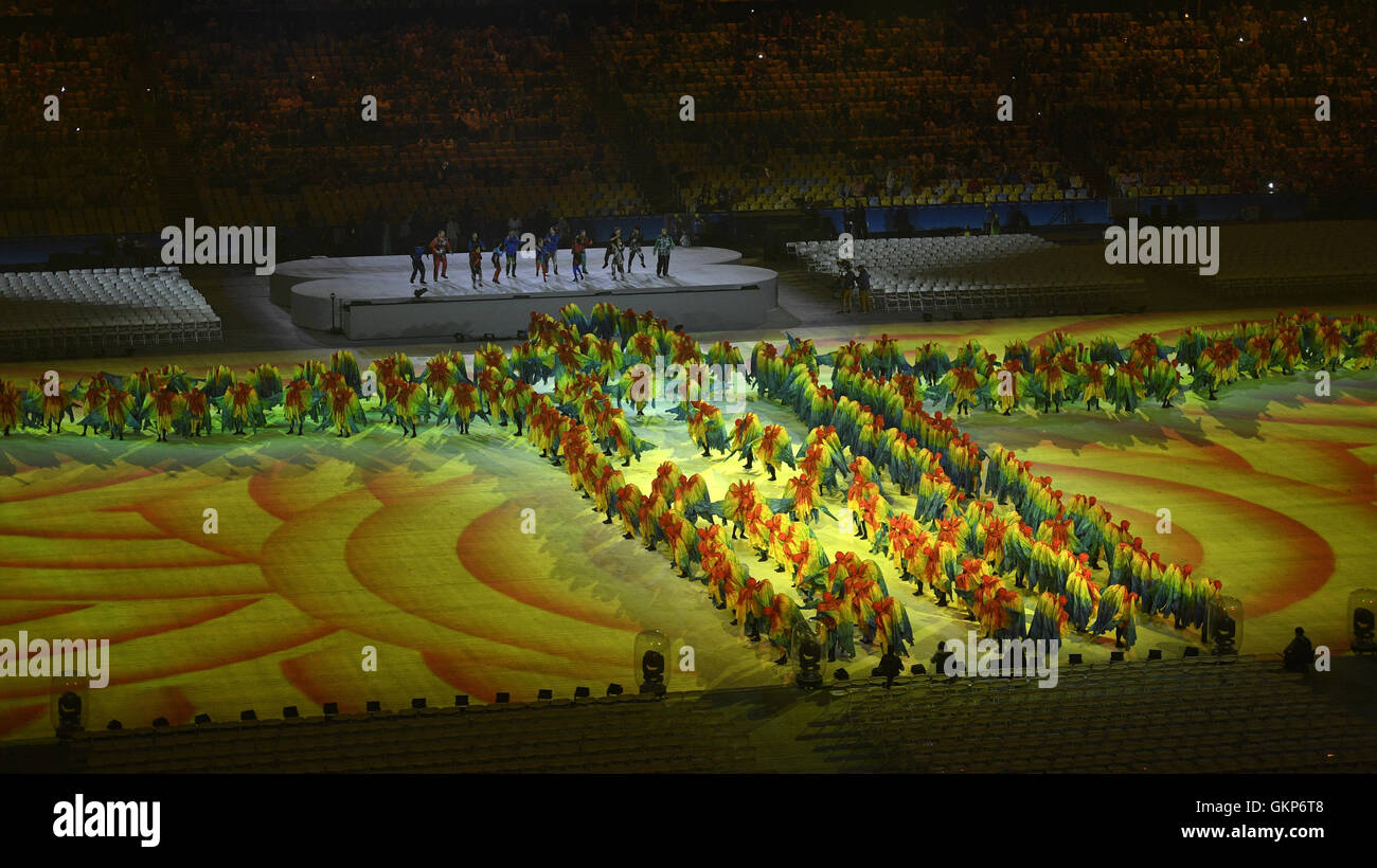 Closing Ceremony Artists Rio Hi res Stock Photography And Images Alamy closing-ceremony-artists-rio-hi-res-stock-photography-and-images-alamy