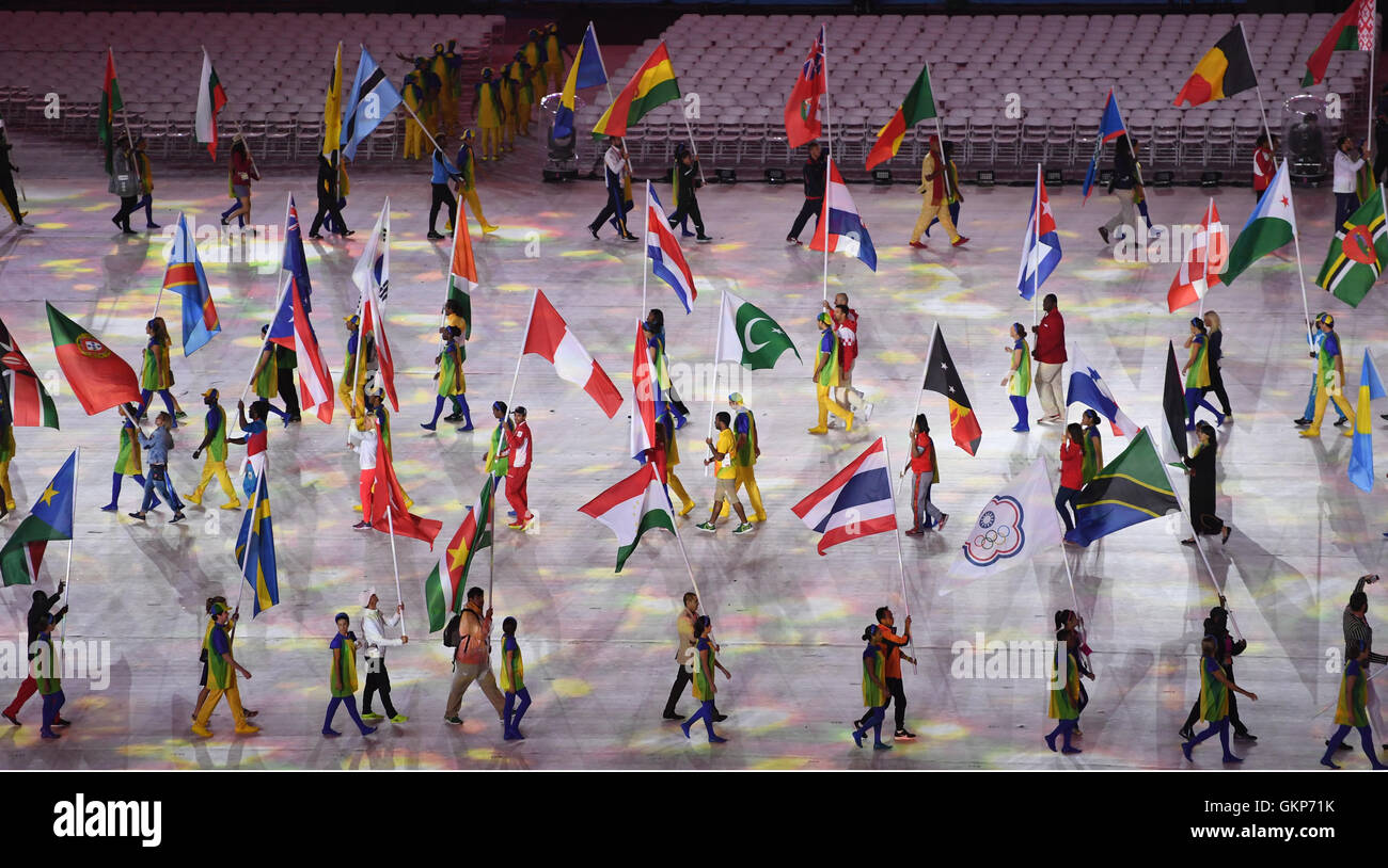 Flag Steps Rio Rio de Janeiro, Brazil. 21st Aug, 2016. The flag bearers from 207 ...