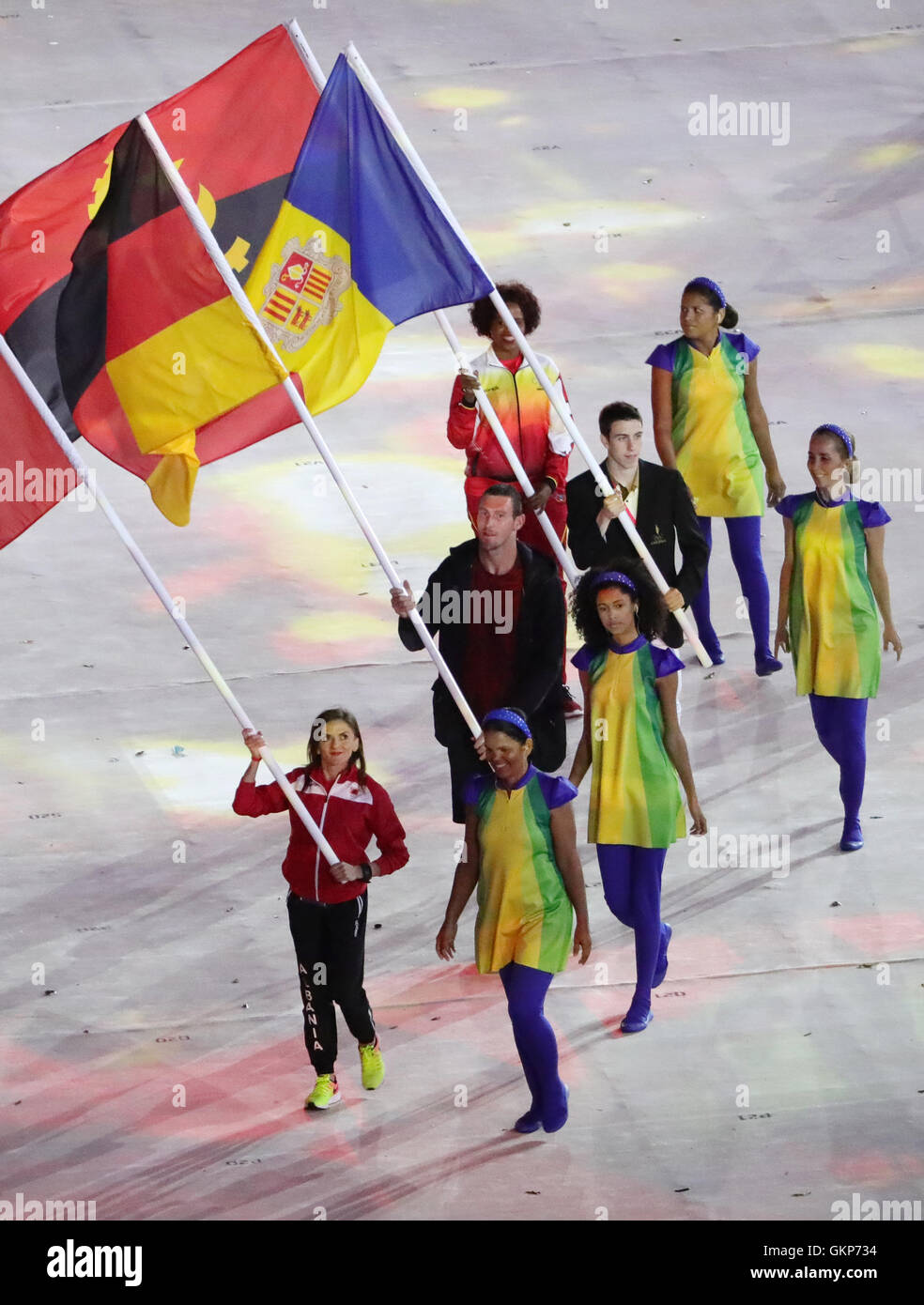Rio de Janeiro, Brazil. 21st Aug, 2016. Sebastian Brendel of Germany walks behind Luiza Gega of Albania as flag bearers from various countries march into the stadium during the Closing Ceremony of the Rio 2016 Olympic Games at Maracana in Rio de Janeiro, Brazil, 21 August 2016. Photo: Michael Kappeler/dpa/Alamy Live News Stock Photo