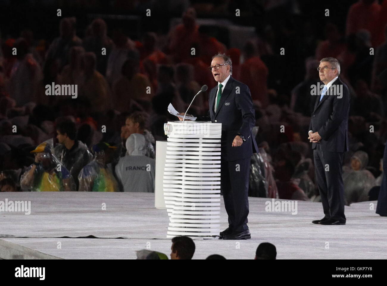 Rio De Janeiro, Brazil. 21st Aug, 2016. The president of the Rio 2016 Organising Committee of the Olympic Games Carlos Arthur Nuzman (L) gives a speech at the Closing Ceremony of the 2016 Rio Olympic Games at Maracana Stadium in Rio de Janeiro, Brazil, on Aug. 21, 2016. Credit:  Zheng Huansong/Xinhua/Alamy Live News Stock Photo