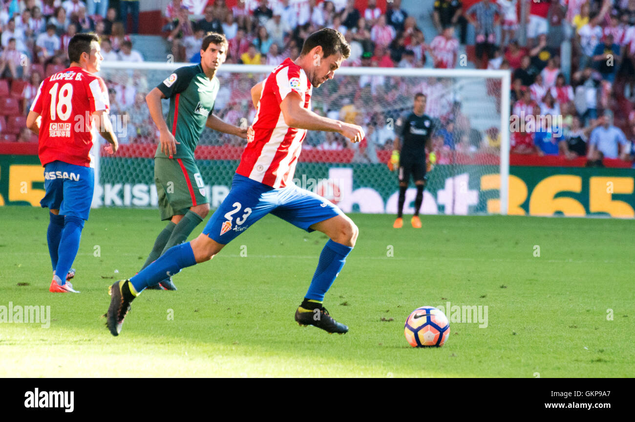 Gijon Spain 21st August 2016 Moi Gomez Mildfierder Sporting Gijon In Action During The Football Match Of First Round Of Season 2016 2017 Of Spanish League La Liga Between Real Sporting De Gijon