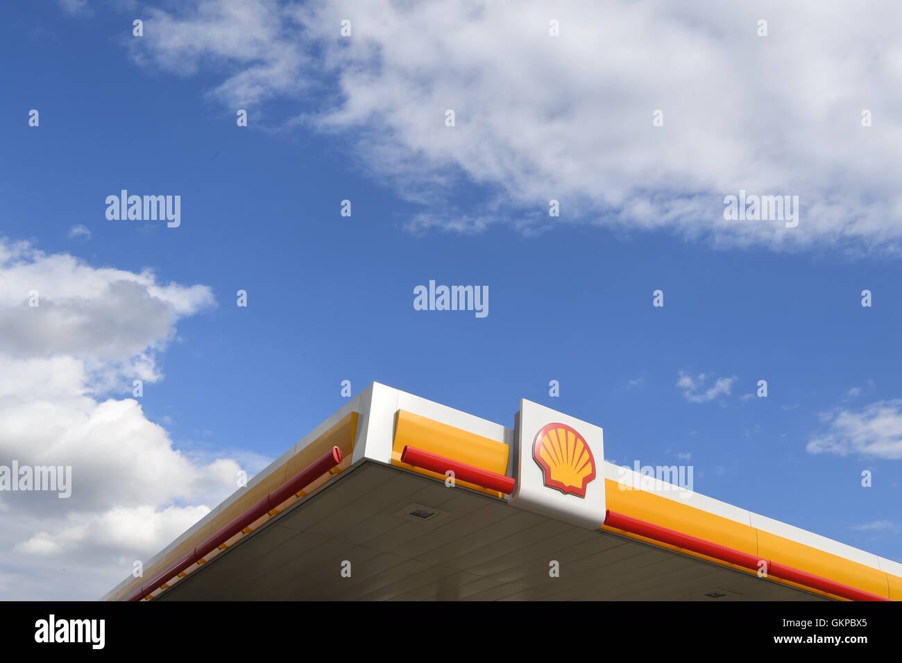Shell Petrol High Resolution Stock Photography And Images Page 18 Alamy