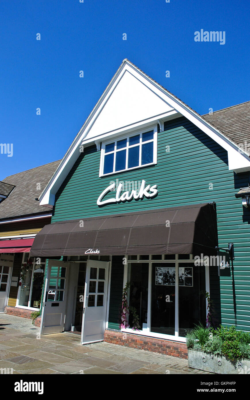 Clarks retail store shop Bicester retal 