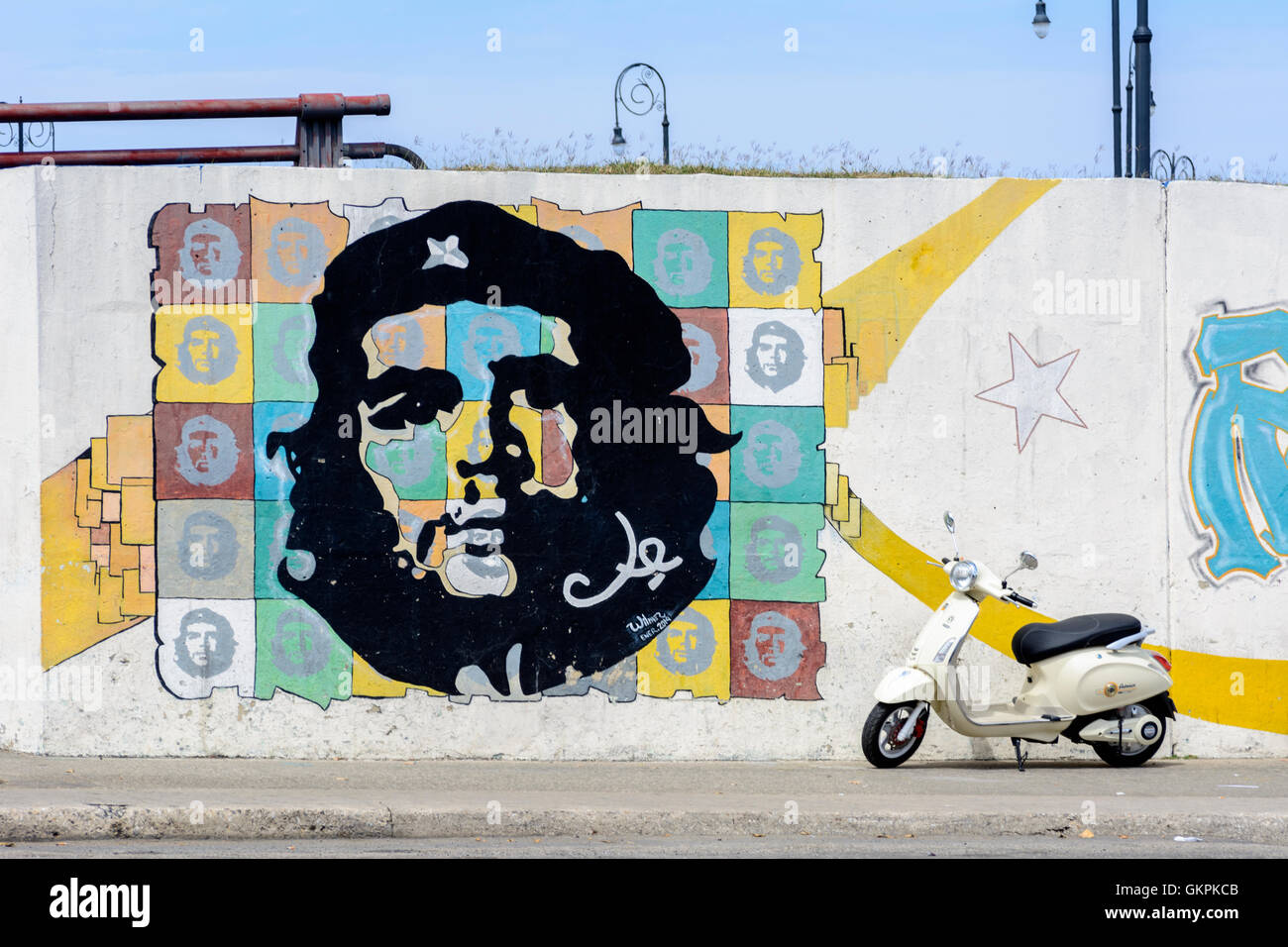 Revolutionary mural of Ernesto Che Guevara in Old Havana (La Habana Vieja), Cuba Stock Photo